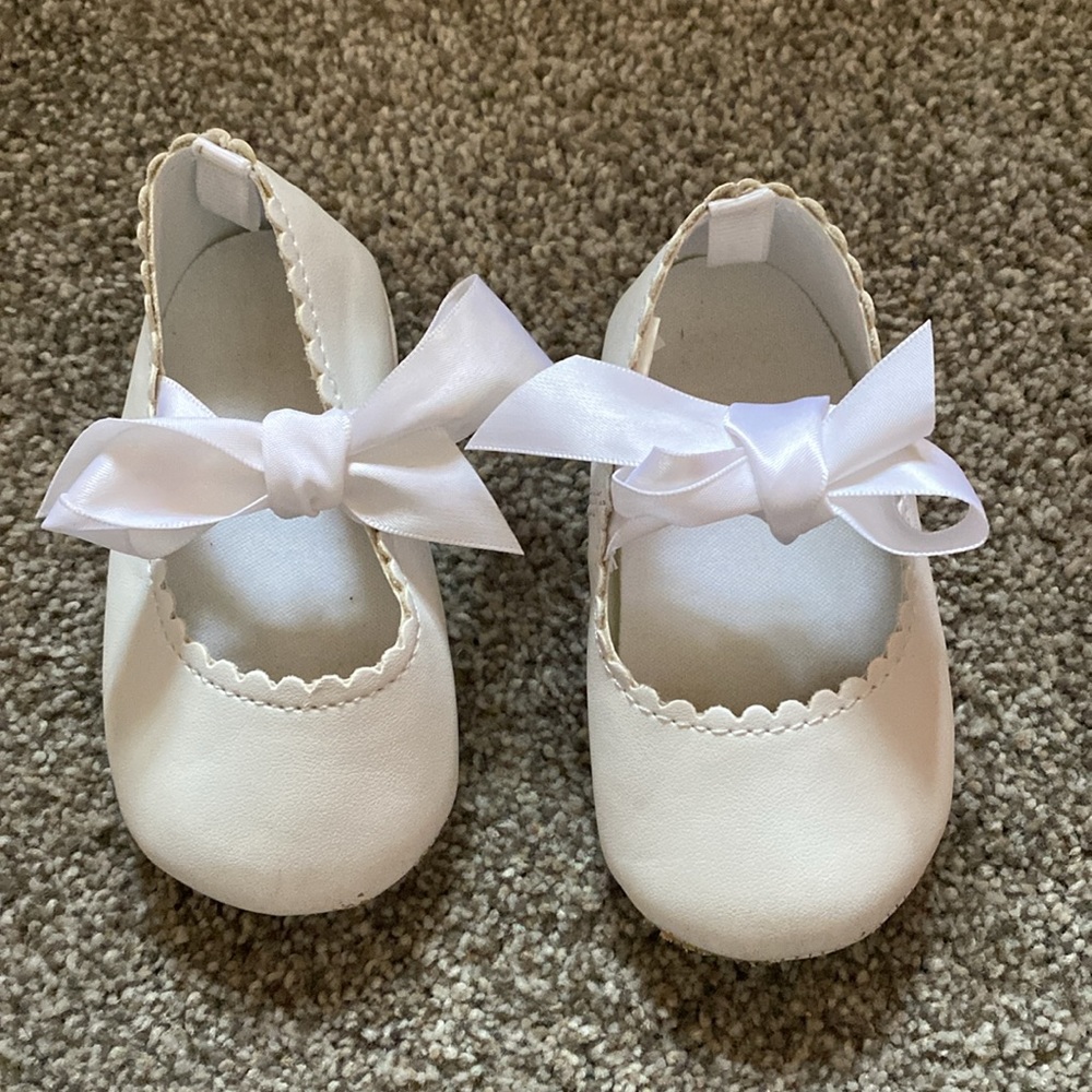 🧡 Buy 1 Get 2 Free! White Scallop Detail Shoes